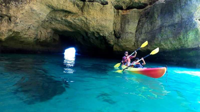 Portimão: Excursión en Kayak por las Grutas de Benagil