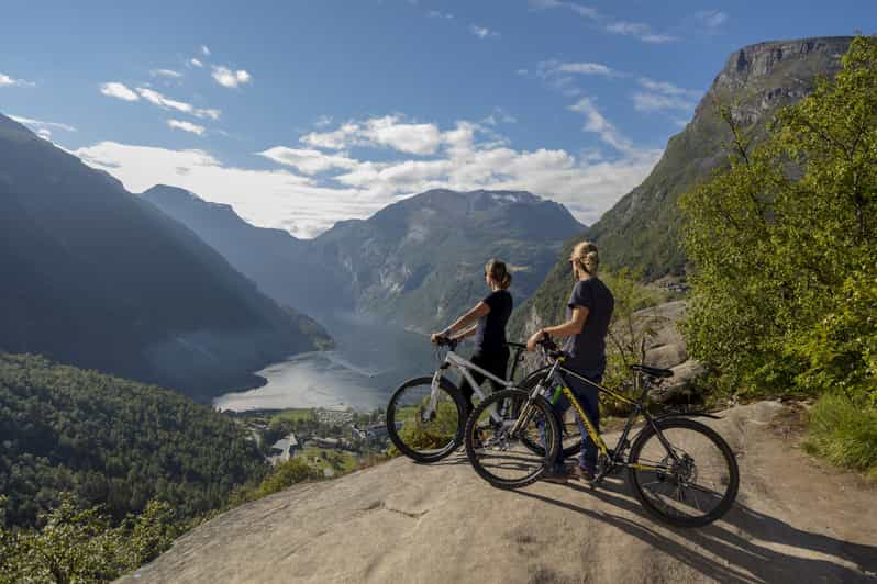 Fiordo de Geiranger: Descenso en Bicicleta Autoguiada