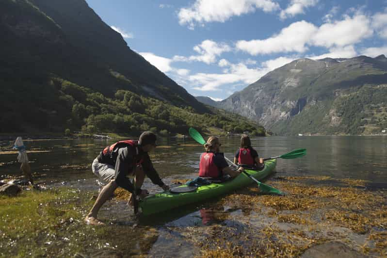 Fiordo de Geiranger: Alquiler privado de kayak doble