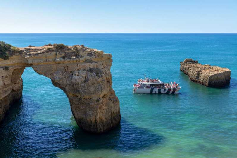 Excursión de 3 horas en barco por las cuevas y la costa del Algarve