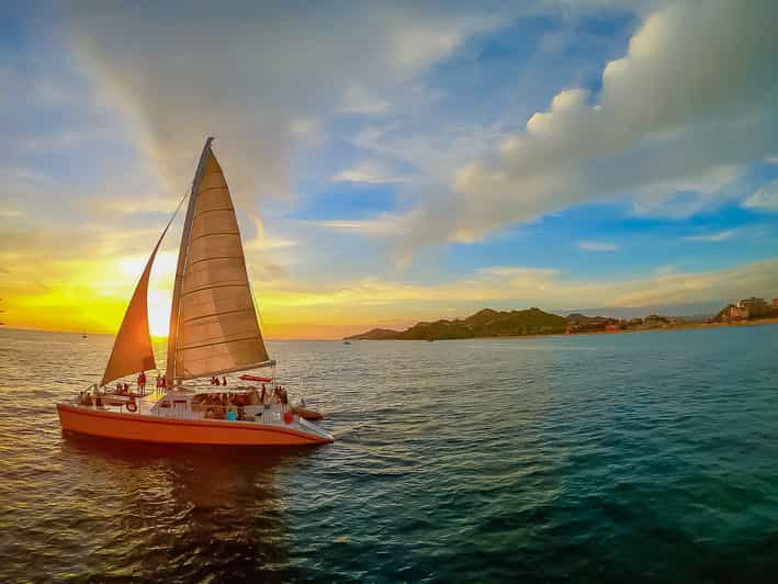 Cabo San Lucas: Crucero al Atardecer con Vino y Jazz