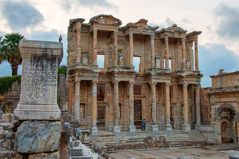 Desde Izmir, Kusadasi y Selcuk: excursión de un día para explorar Éfeso