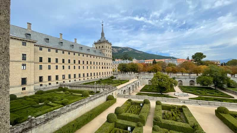 Desde Madrid: monasterio del Escorial y Valle de los Caídos