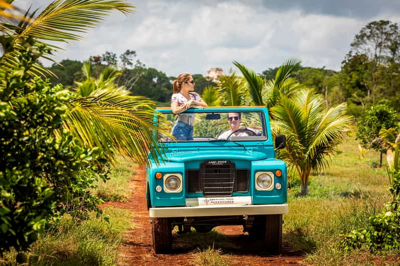 Uxmal: Visita privada a las plantaciones en un Land Rover antiguo