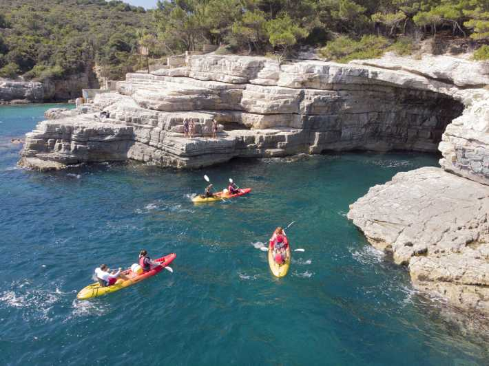 Pula: Aventura en Kayak por las Cuevas Marinas