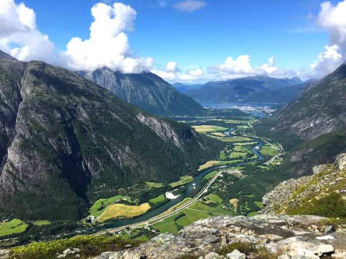 Åndalsnes - Trollstigen y Trollwall Tour en autobús con audioguía