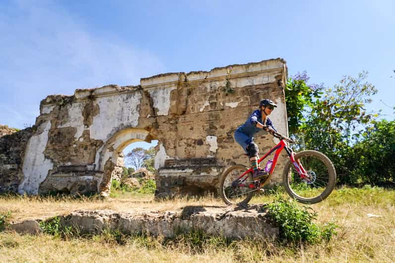 Antigua Guatemala: Excursión de medio día en bicicleta de montaña con guía