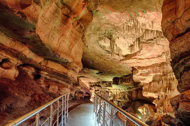 Tour privado: Prometeo, cuevas de Sataplia, Gelati, Bagrati