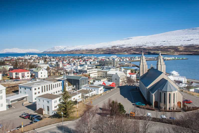 Akureyri: Traslado privado desde/hasta el aeropuerto de Akureyri