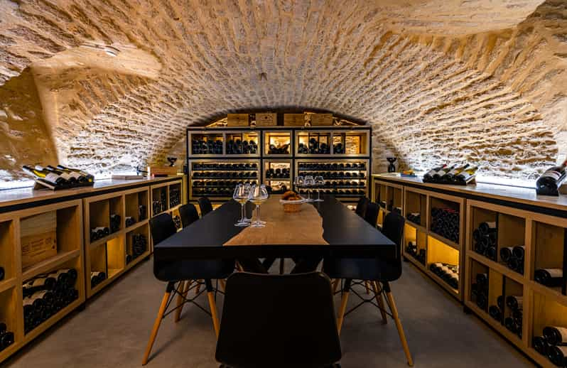 Dijon: Cata de vinos de Borgoña en La Cave du Palais