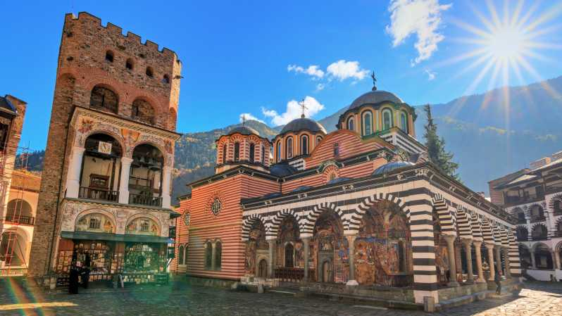 Desde Sofía: Excursión de un día al Monasterio de Rila y la Iglesia de Boyana