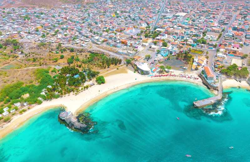 Praia: Excursión a la Isla de Santiago con Degustaciones y Playa de Tarrafal