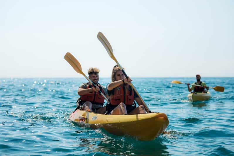 Vilanova i la Geltrú: Excursión guiada en kayak de 3 horas por la costa de Sitges