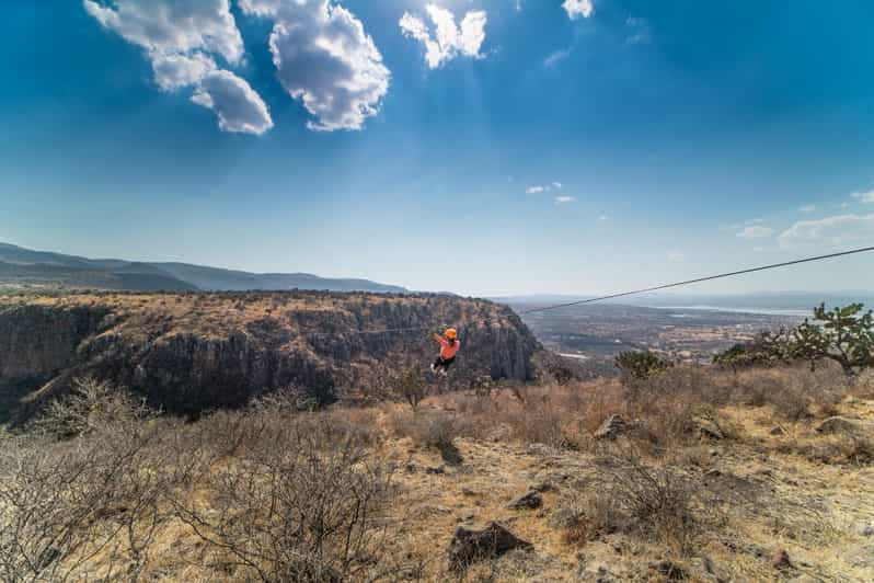 San Miguel de Allende: tirolina y puente colgante