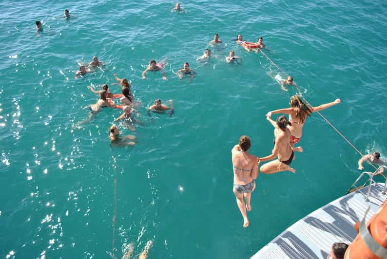 Gandía: Fiesta en barco sólo para adultos con baño y comida opcional