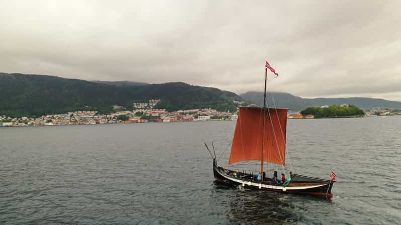 Bergen: Experiencia de navegación en barco vikingo y visita turística