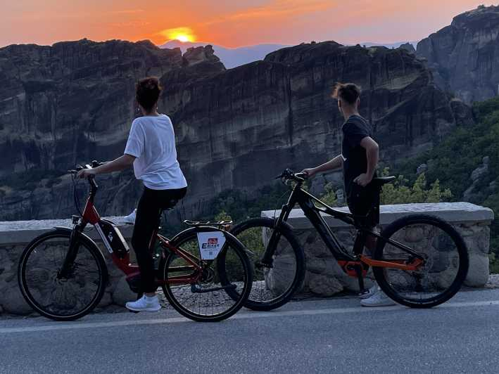 Meteora: Excursión en E-Bike al Atardecer con Guía Local y Bebida