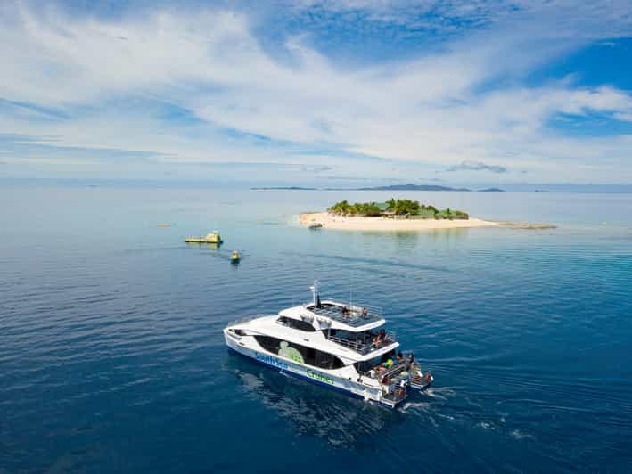 Nadi/Denarau: Crucero de medio día por las islas del Mar del Sur y almuerzo con barbacoa