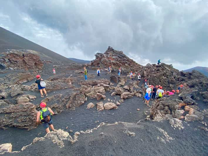 Nicolosi: excursión a pie por los cráteres superiores del Etna