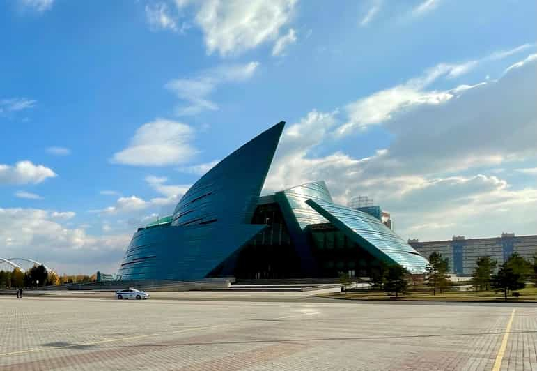 Excursión de 5 días a Astana con el museo Alzhir y el parque Burabay