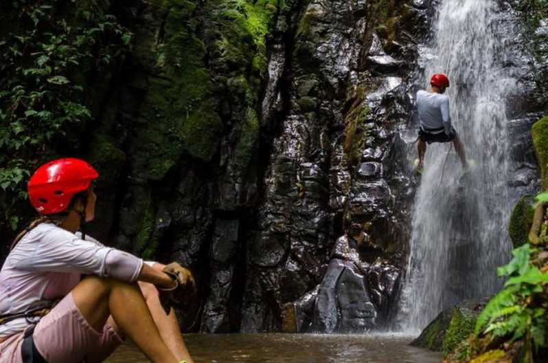 Desde Monteverde o Santa Elena: descenso de cañones en el bosque nuboso