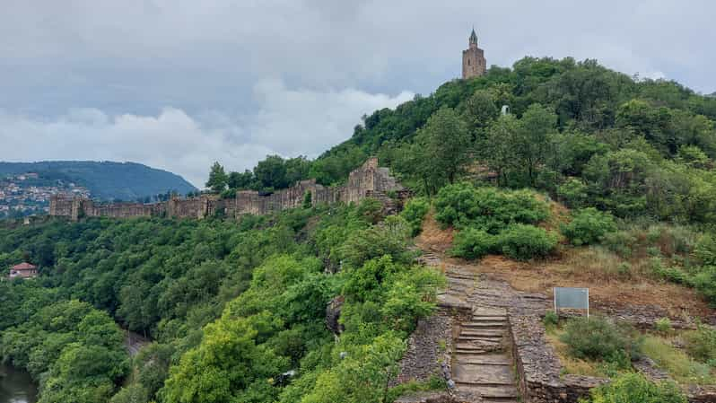 Desde Sofía: Excursión a Veliko Tarnovo y Arbanasi con Traslado