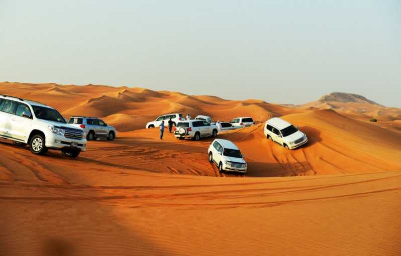 Doha: Safari privado por el desierto con paseo en camello y conducción en dunas