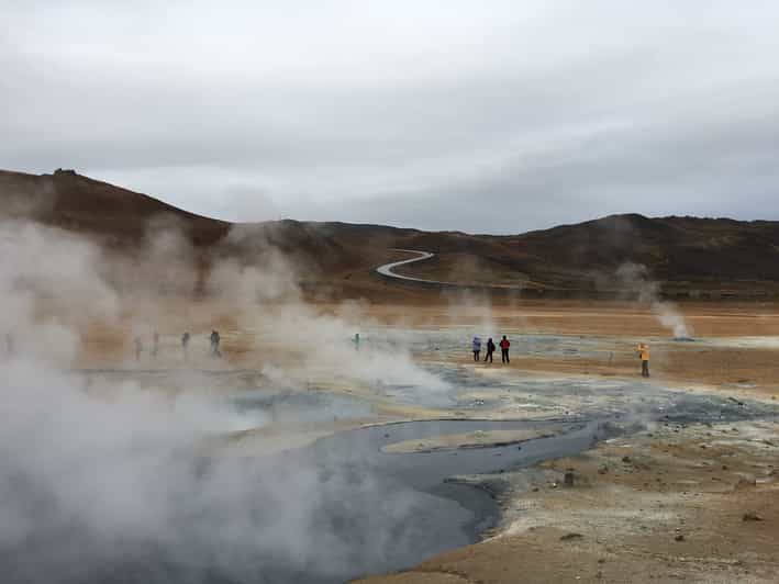 Islandia: Excursión en 4x4 por el lago Myvatn y Godafoss en autobús