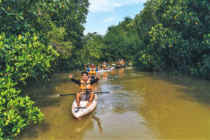 Puerto Escondido: Aventura en Kayak por la Laguna de Manialtepec
