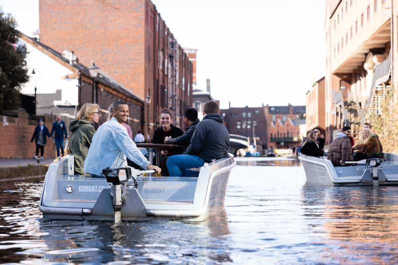 Birmingham Alquiler de GoBoat en los Canales Centrales de Birmingham