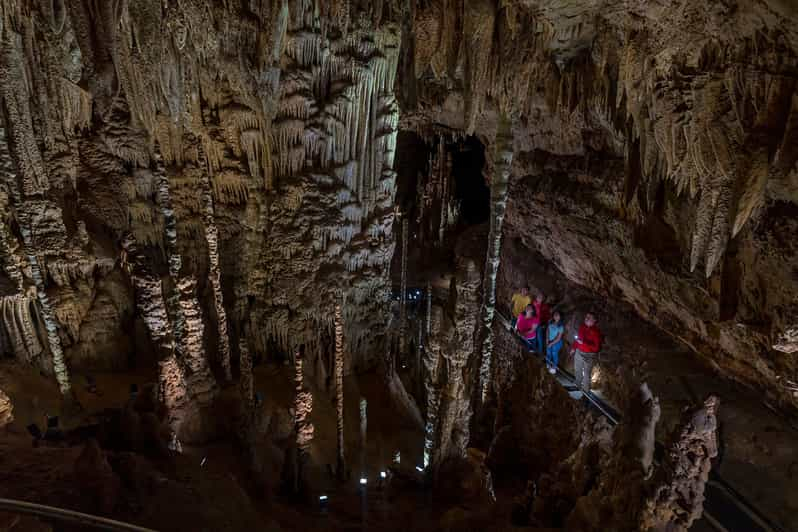 San Antonio: Entrada a la Caverna del Puente Natural y tour guiado