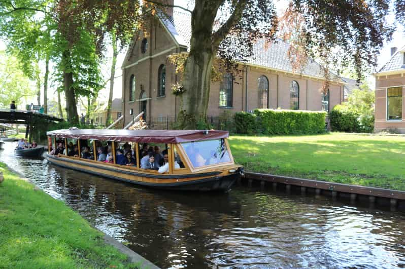 Giethoorn Crucero privado guiado por el canal con café y té