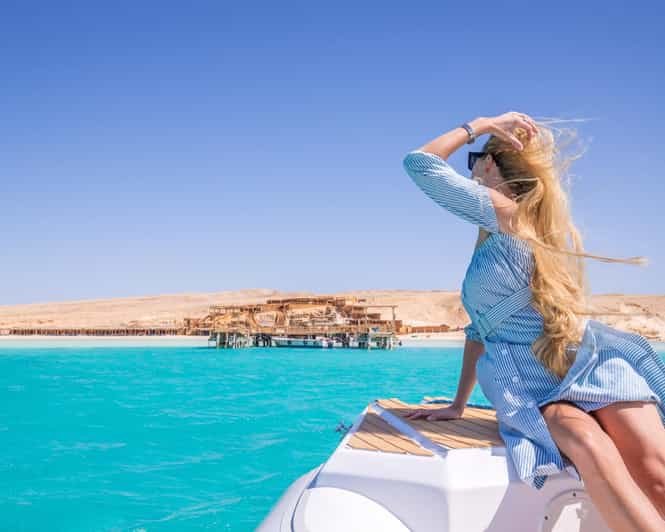 Makadi: Tour en barco por la Bahía de Orange con snorkel, comida y bebidas