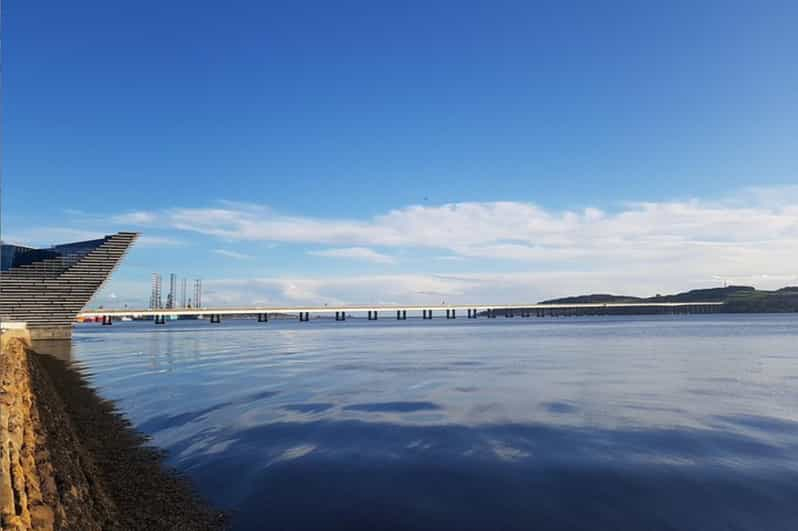 Dundee: Tour a pie autoguiado con audioguía