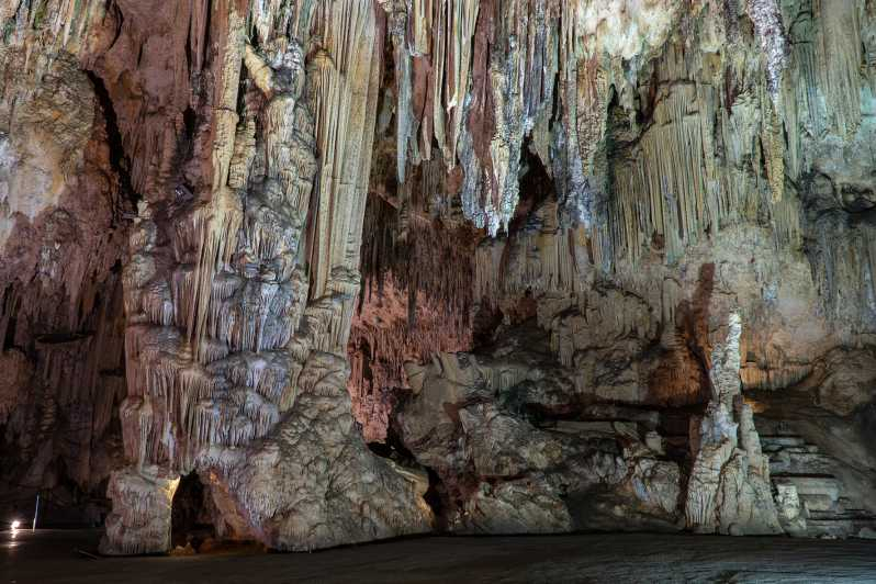 Nerja: Ticket de entrada a las Cuevas de Nerja con audioguía