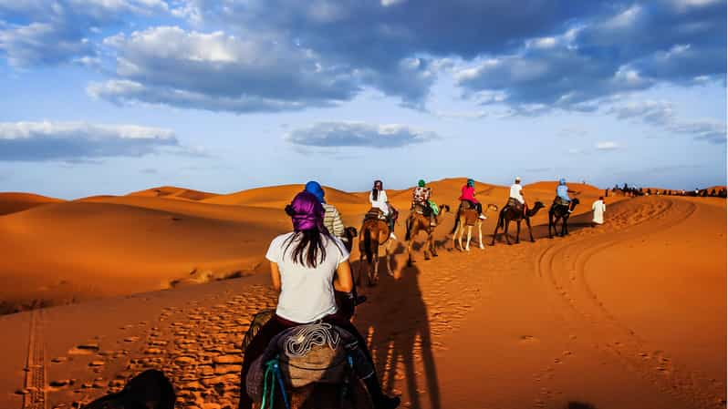 Desde Fez: Excursión de 2 días por el desierto del Sáhara con estancia en el campamento de Merzouga