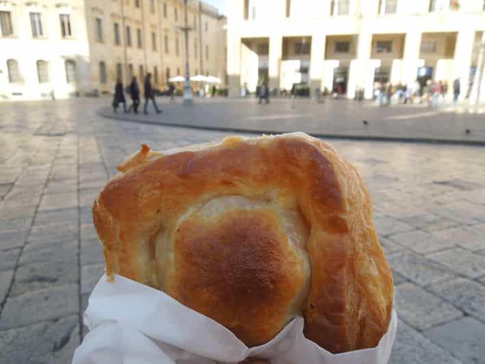 Lecce: Degustación de comida callejera y tour a pie