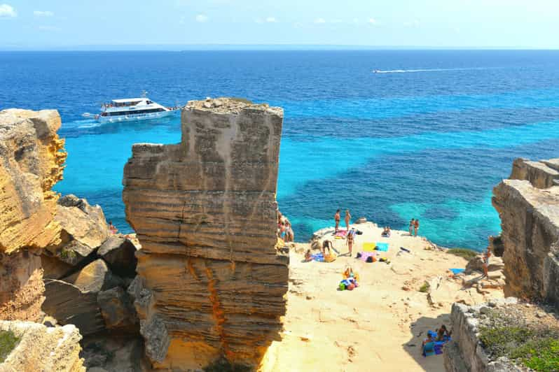 Desde Trapani: Crucero a Favignana y Levanzo con almuerzo