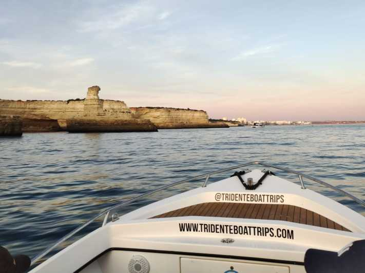 Desde Armação de Pêra: Excursión en Barco por las Cuevas de Benagil al Atardecer