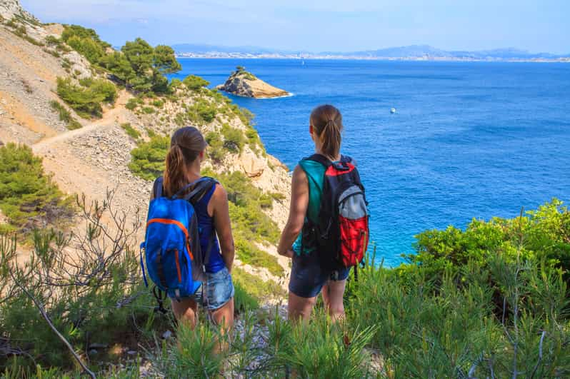 Aix-en-Provence: Excursión de un día en barco por Cassis y cata de vinos