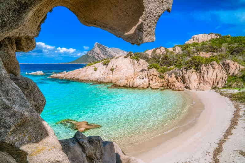 Olbia: Tour en barco para hacer snorkel en Tavolara y Molara