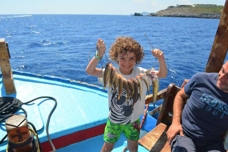 Rodas Ciudad: Excursión en Barco de Pesca con Comida de Pescado y Paradas para Nadar