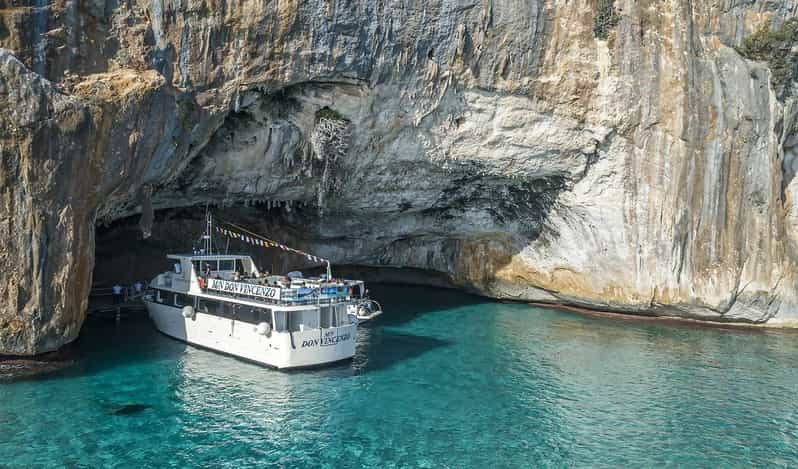 Cala Gonone: Excursión en barco por la Grotta Bue Marino y Cala Luna