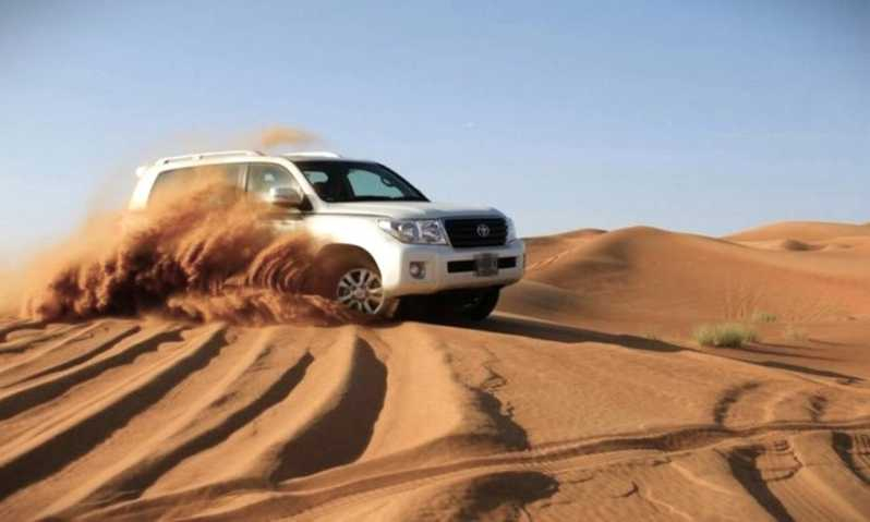 Doha: Safari por el Desierto: Dune Bashing, Sandboarding y Paseo en Camello