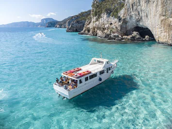 Cala Gonone: Excursión en barco por la Grotta Bue Marino y la playa de Cala Luna