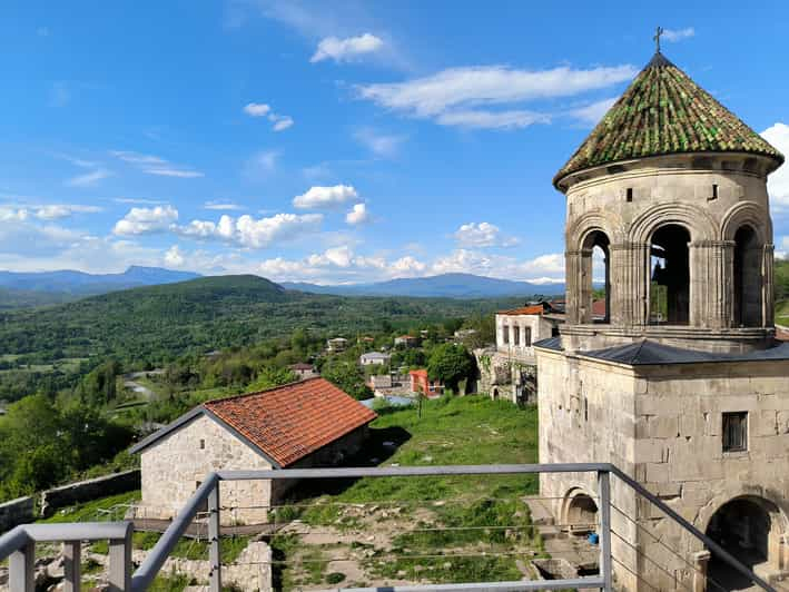 Imereti: Visita guiada a Bagrati, Gelati y el Monasterio de Motsameta