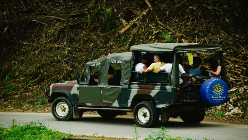 Paraty: Excursión en Jeep por las Cascadas con Degustación de Cachaça