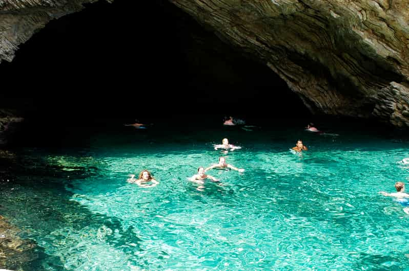 Oludeniz: Excursión en barco por 6 islas con paradas para nadar y almuerzo