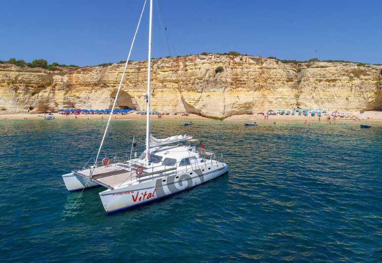 Vilamoura: Crucero turístico guiado con barbacoa en la playa y bebidas