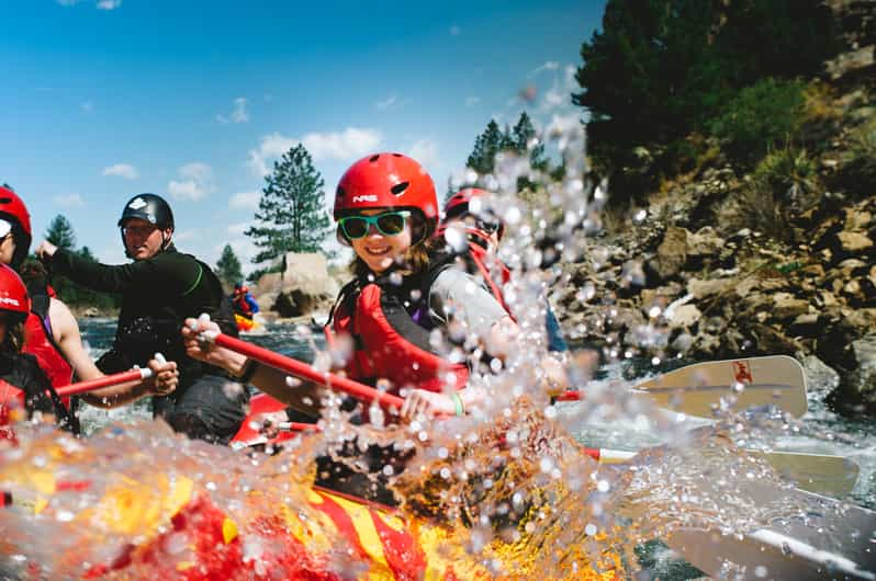 Flota en Familia: Aventura de rafting para principiantes